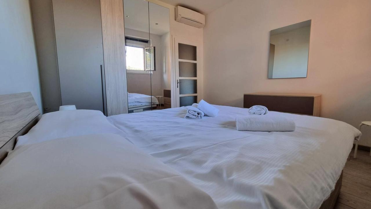Apartament Crispi 85 - Air Conditioner - Teatro Rossetti Triest Zewnętrze zdjęcie