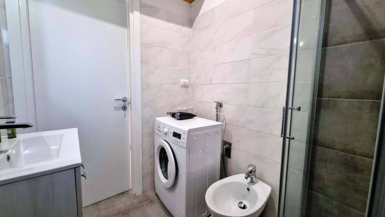 Apartament Crispi 85 - Air Conditioner - Teatro Rossetti Triest Zewnętrze zdjęcie